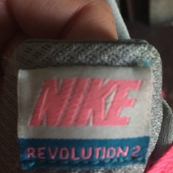 Nike Women’s Tennis Shoes Size 11 - Picture 5 of 6